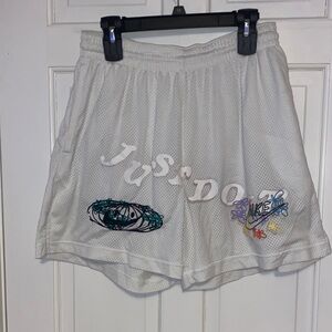 Nike White Athletic Shorts with Graphic Design Size XL